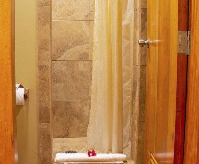 חדר סטנדרט עם מיטת קינג, Ramon's Village Resort