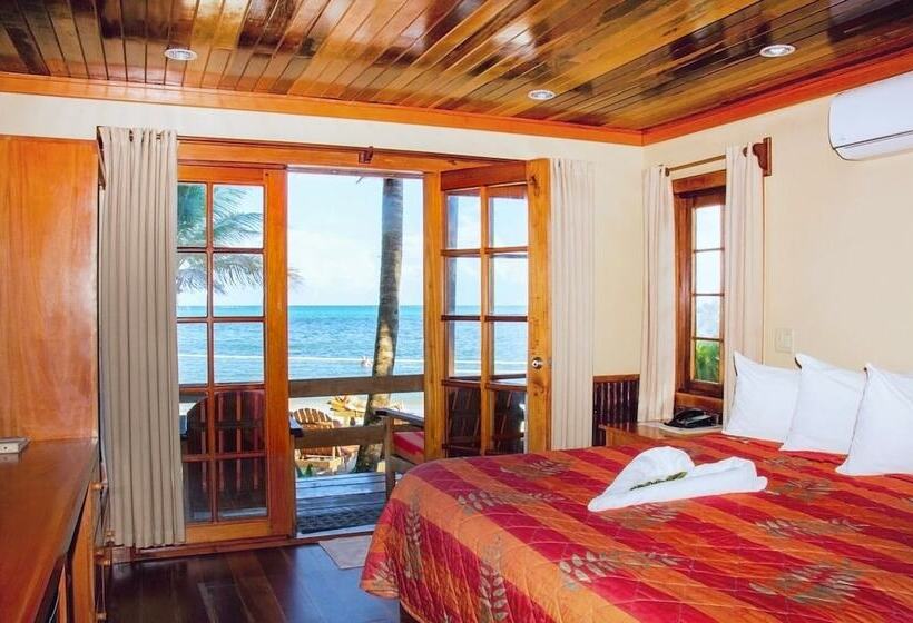 חדר סטנדרט עם מיטת קינג, Ramon's Village Resort