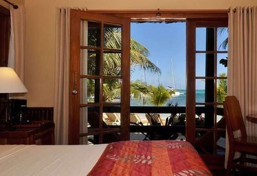 חדר סטנדרט עם מיטת קינג, Ramon's Village Resort