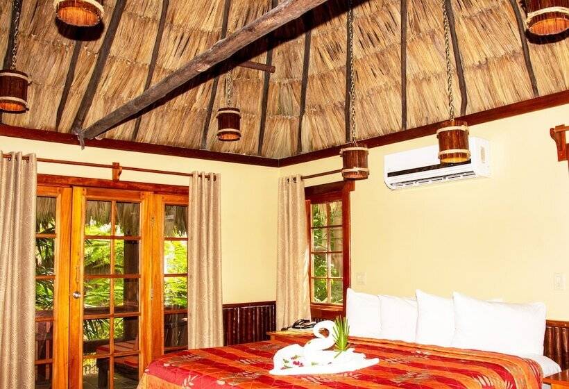 חדר סטנדרט עם מיטת קינג, Ramon's Village Resort