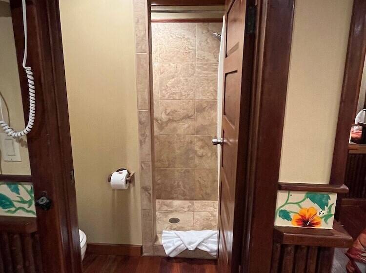 חדר משפחתי, Ramon's Village Resort