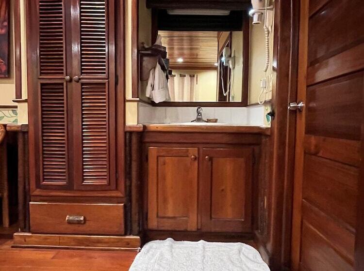 חדר משפחתי, Ramon's Village Resort