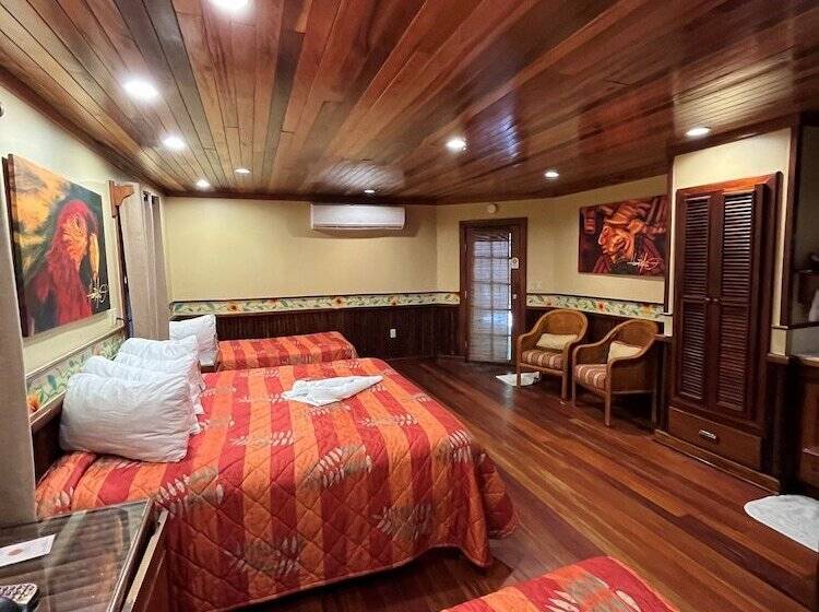 חדר משפחתי, Ramon's Village Resort