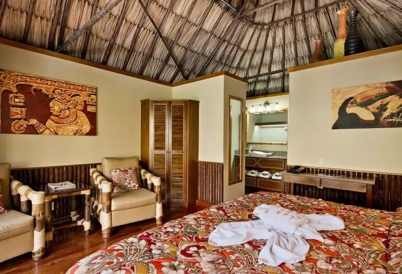 キングサイズベッドのデラックスルーム, Ramon's Village Resort