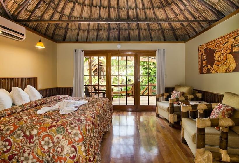 חדר דחוקס עם מיטת קינג, Ramon's Village Resort