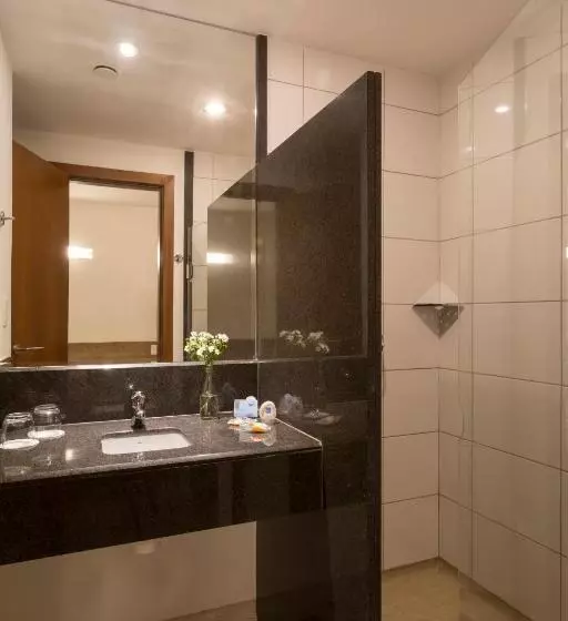 اتاق خانوادگی, Sleep Inn Praia Do Canto