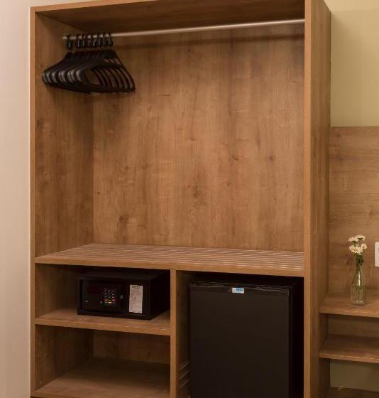 Семейный Номер, Sleep Inn Praia Do Canto