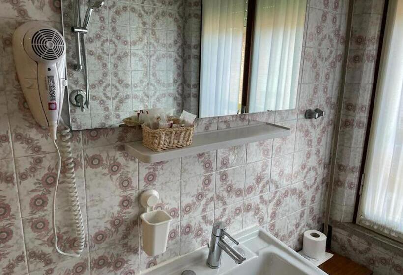 标准单人间, Stiefel