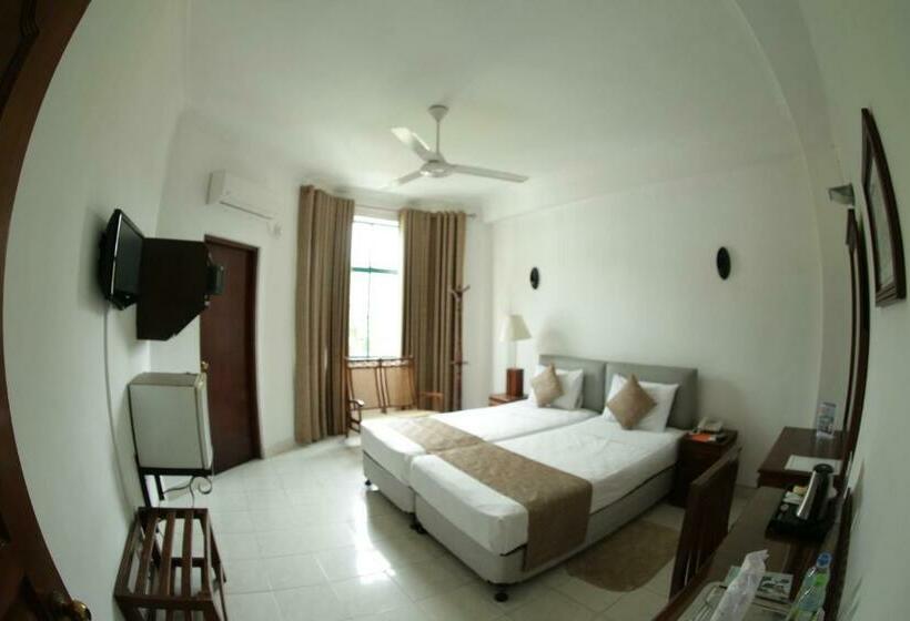 اتاق لوکس, The Royal Mall Kandy