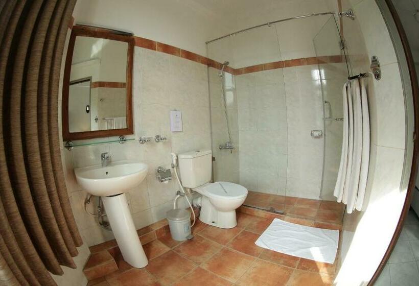 اتاق لوکس, The Royal Mall Kandy