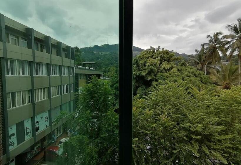 اتاق لوکس, The Royal Mall Kandy