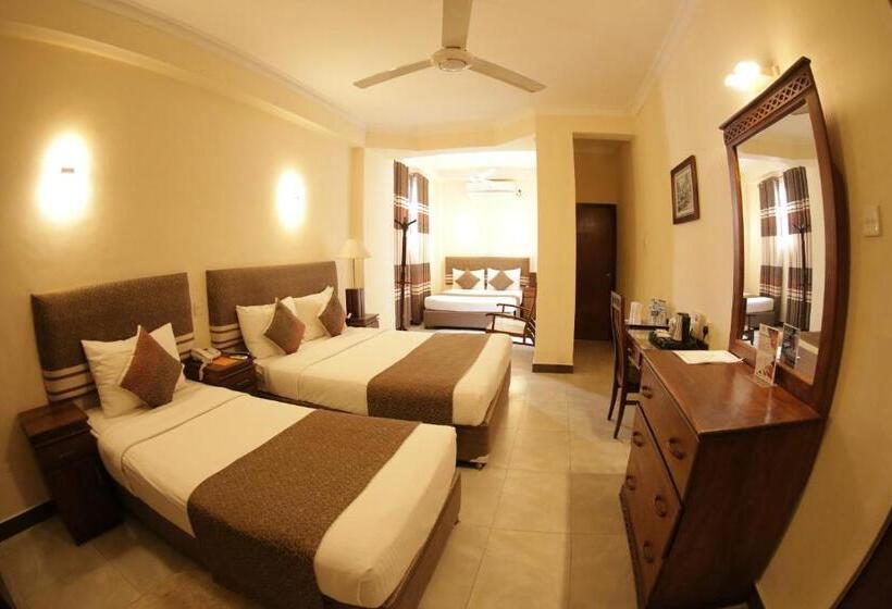 اتاق خانوادگی, The Royal Mall Kandy