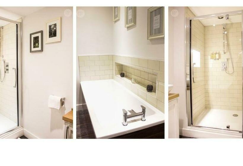 סוויטה, The White Lion, Soberton