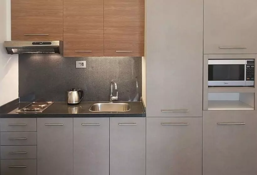 سوییت جونیور با بالکن, Urban Central Suites Beirut