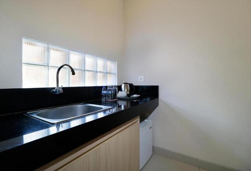 标准间带游泳池, Vansari