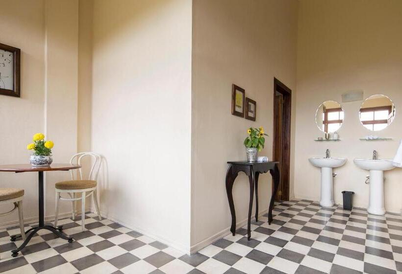 جناح مزوَّد بشرفة, Villa San Ignacio