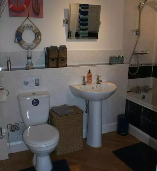 スタンダードバンガロー, Orchard Side Bed And Breakfast