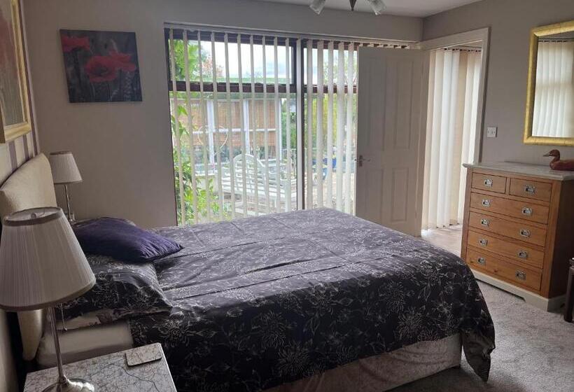 بانگلوی استاندارد, Orchard Side Bed And Breakfast