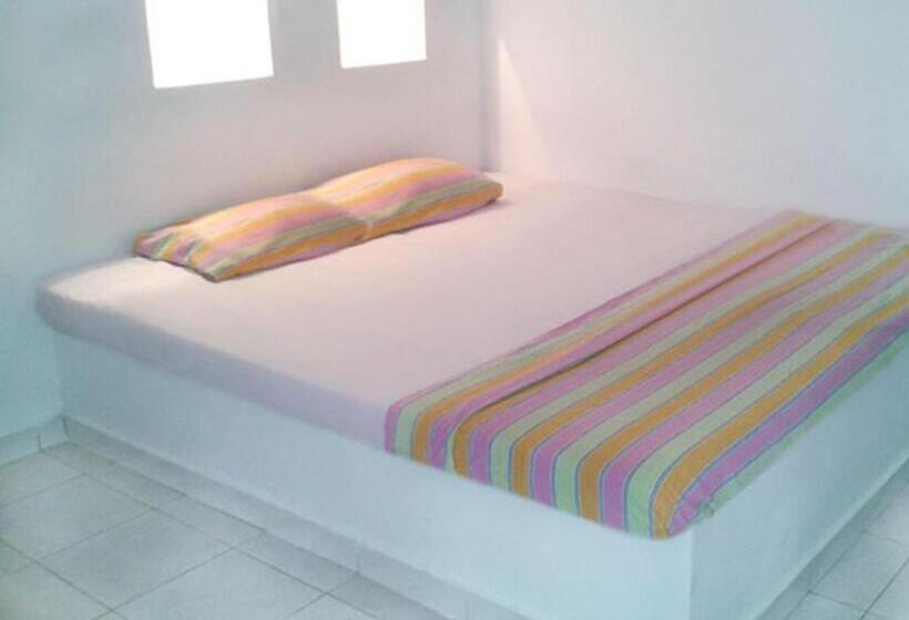 プールビュースタンダードルーム, Little Paradise