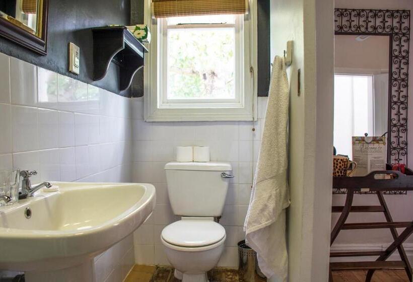 חדר אקונומי, The Cape Colonial Guest House