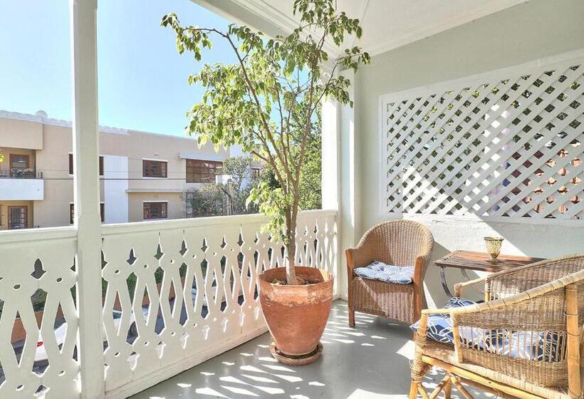 חדר סטנדרט עם מרפסת, The Cape Colonial Guest House
