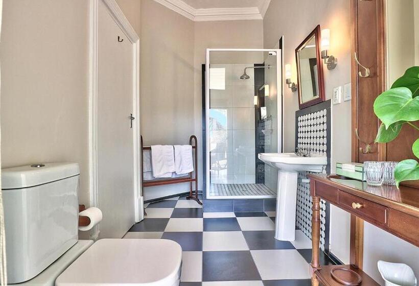 חדר סטנדרט עם מרפסת, The Cape Colonial Guest House