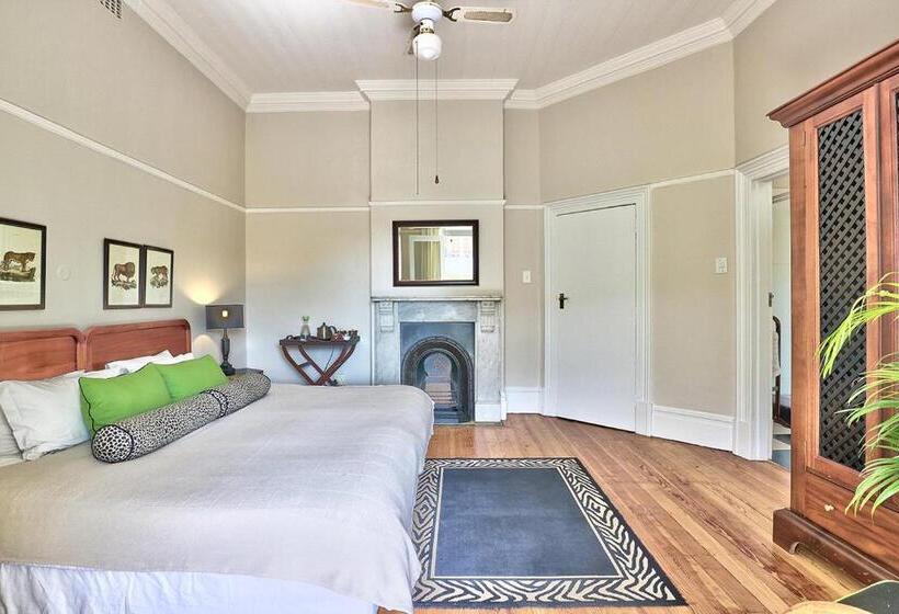 חדר סטנדרט עם מרפסת, The Cape Colonial Guest House