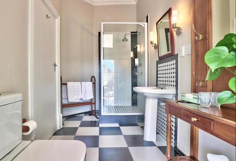 חדר סטנדרט עם מרפסת, The Cape Colonial Guest House