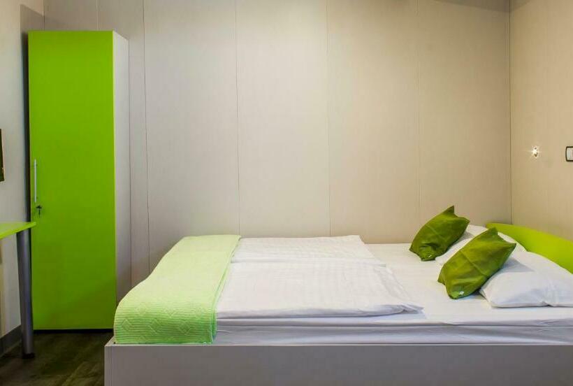 Номер Стандарт Трехместный, Botel Marina