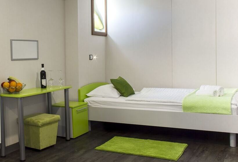 Номер Стандарт Индивидуальный, Botel Marina