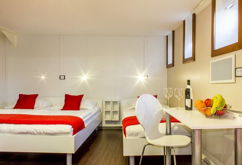 Номер Стандарт Трехместный, Botel Marina