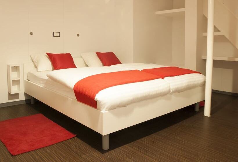 Четырехместный Номер Стандарт, Botel Marina