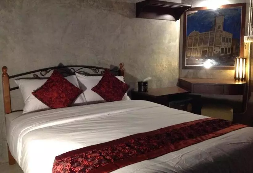 Superior-huone, Beehive Phuket Oldtown Hostel