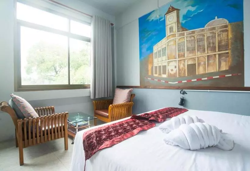 Superior-huone, Beehive Phuket Oldtown Hostel