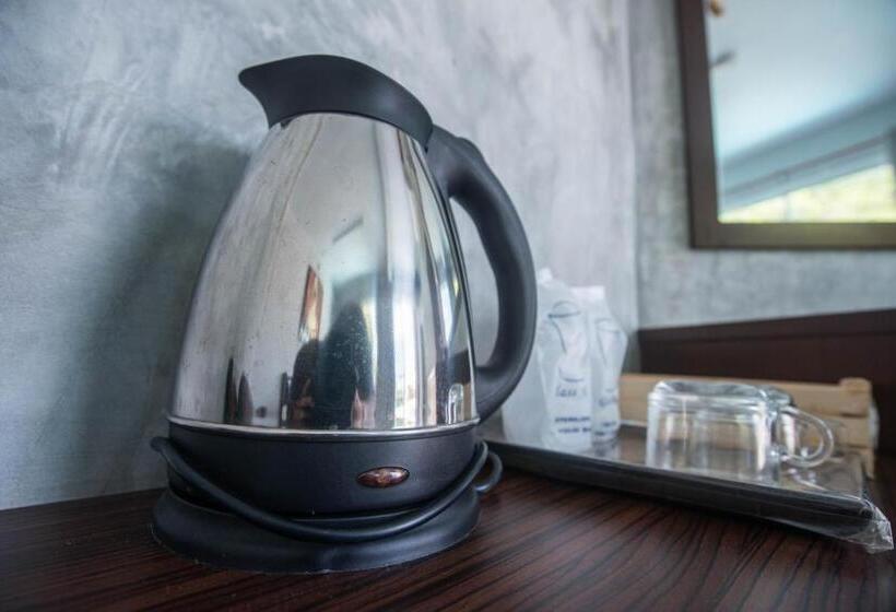 디럭스 룸, Beehive Phuket Oldtown Hostel