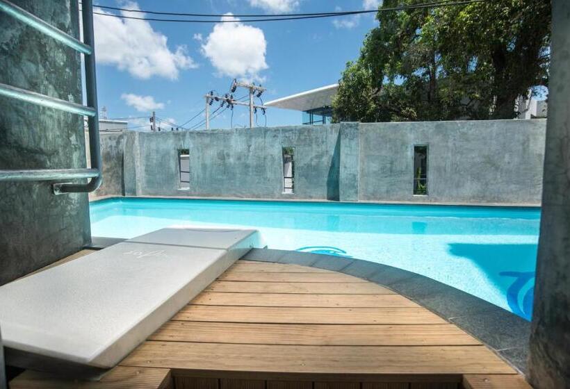 디럭스 룸, Beehive Phuket Oldtown Hostel