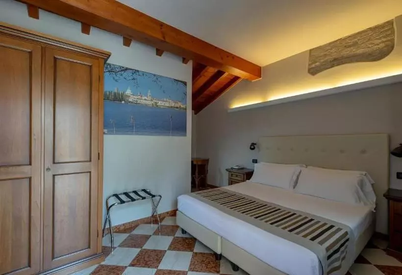 スタンダードルーム, A Casa Dei Gonzaga