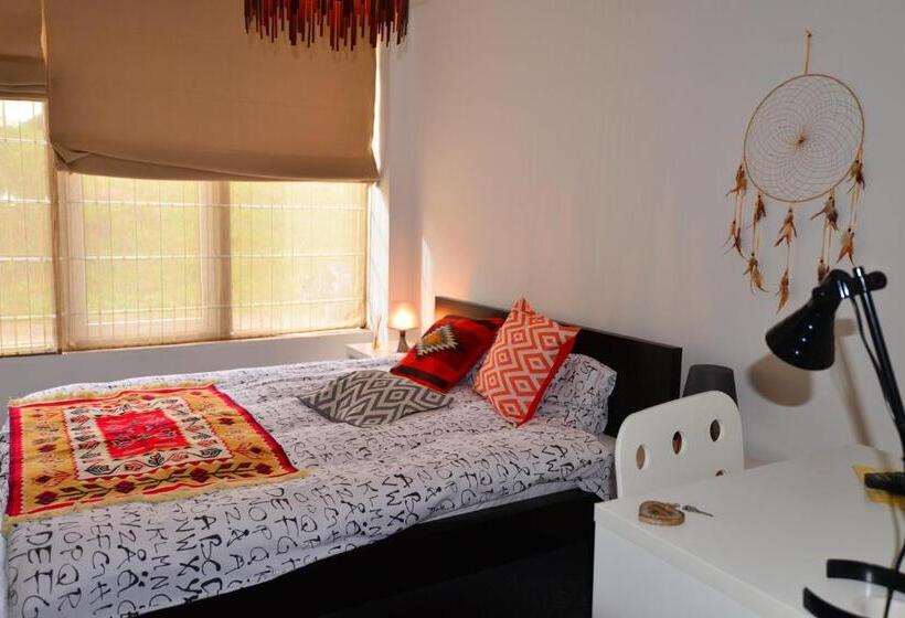 Pokój Standard, Biscuit