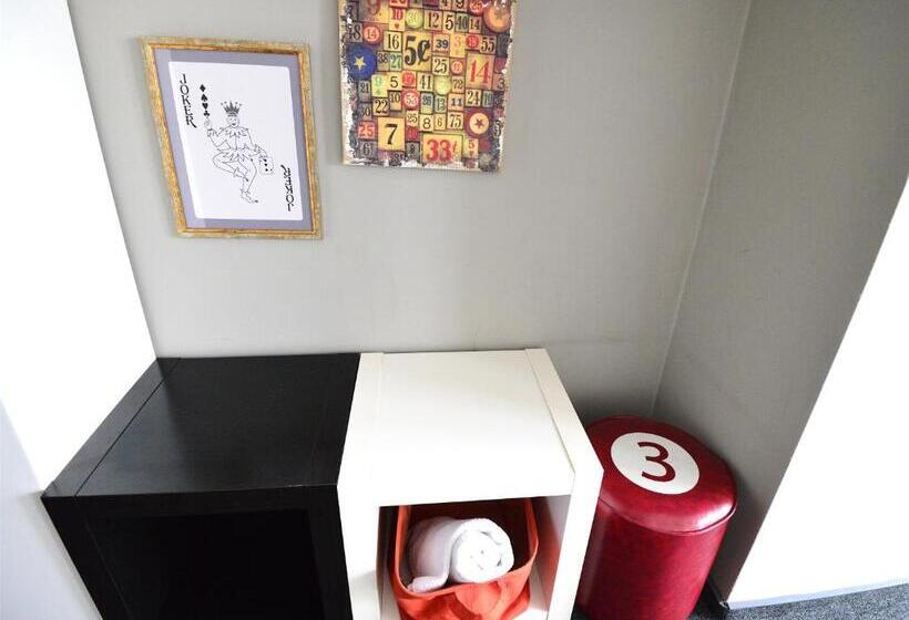 Pokój Standard Trzyosobowy, Biscuit