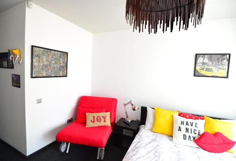 Pokój Standard Trzyosobowy, Biscuit