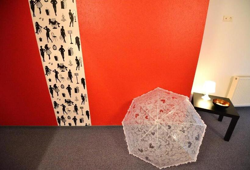 Suite Deluxe, Biscuit