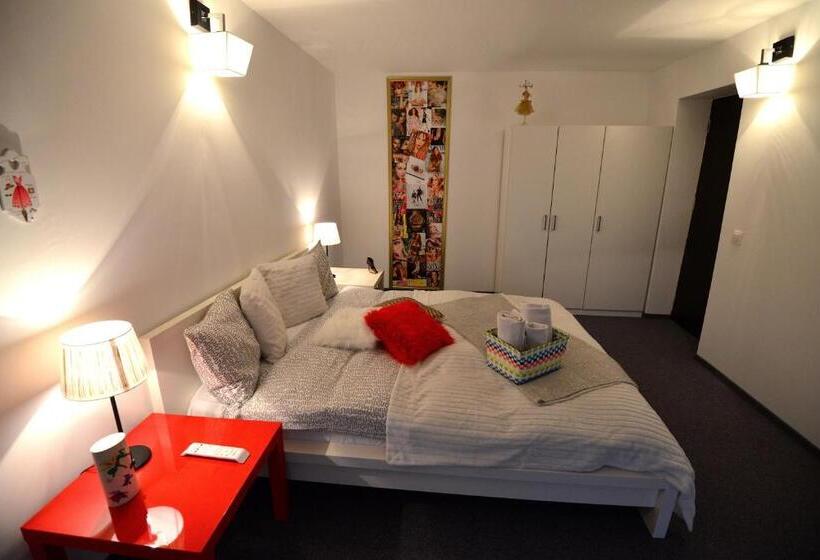 Suite Deluxe, Biscuit