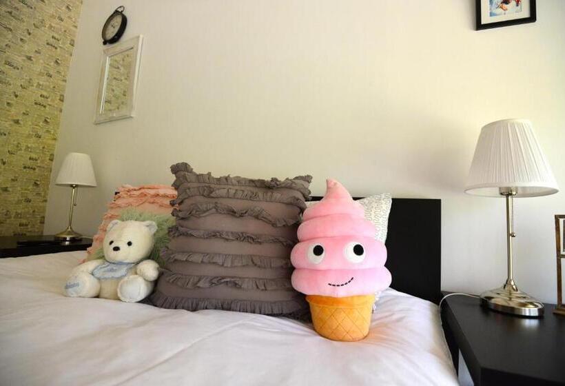 Pokój Standard, Biscuit