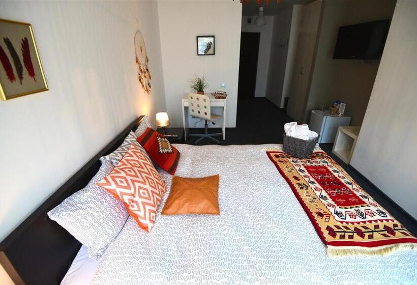 Pokój Standard, Biscuit