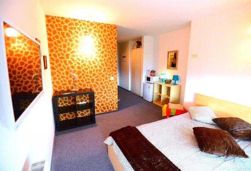 Pokój Standard Trzyosobowy, Biscuit