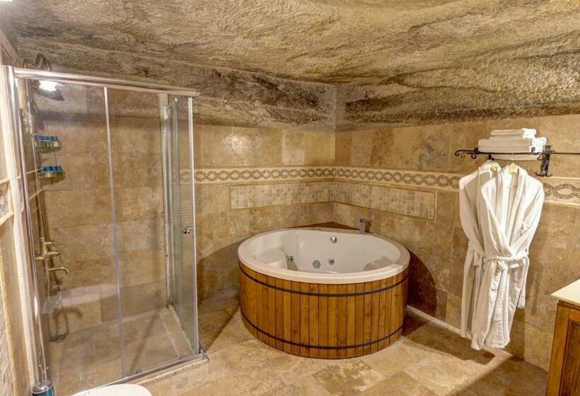 سوییت لوکس, Chelebi Cave Suites Plus 6 Years Old