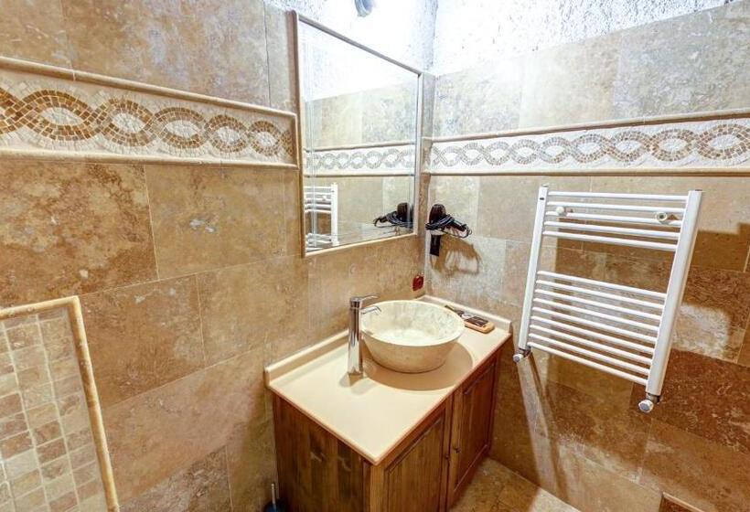 اتاق لوکس, Chelebi Cave Suites Plus 6 Years Old
