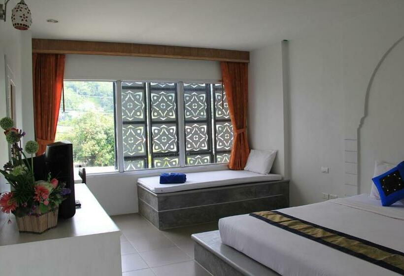 スーペリアールーム, Dinar Lodge