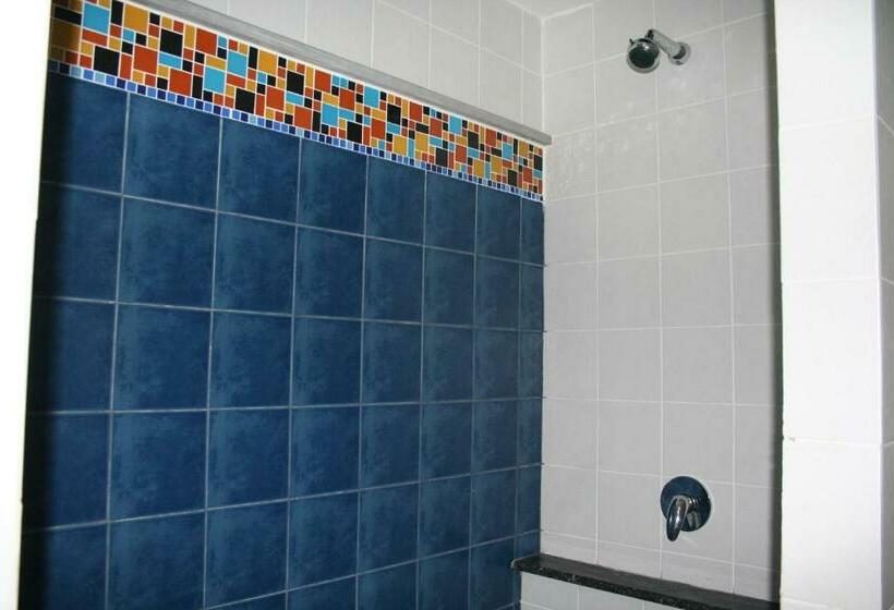 スーペリアールーム, Dinar Lodge