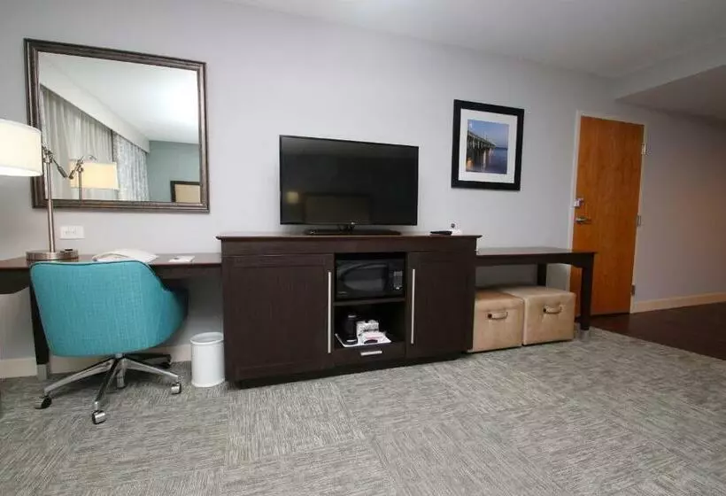 スタンダードルーム, Hampton Inn Suffolk